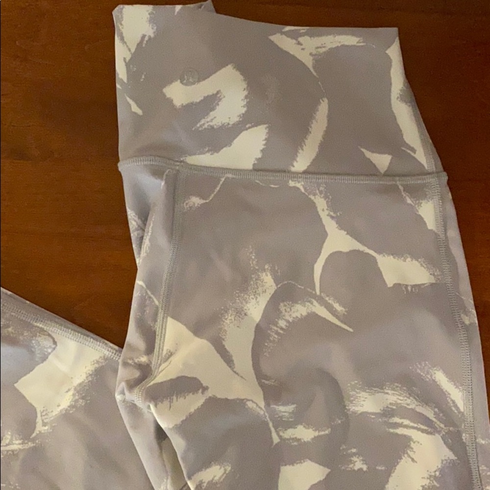 Lululemon Wunder under never worn